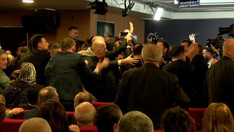 İYİ Partinin aday tanıtım toplantısında gerginlik