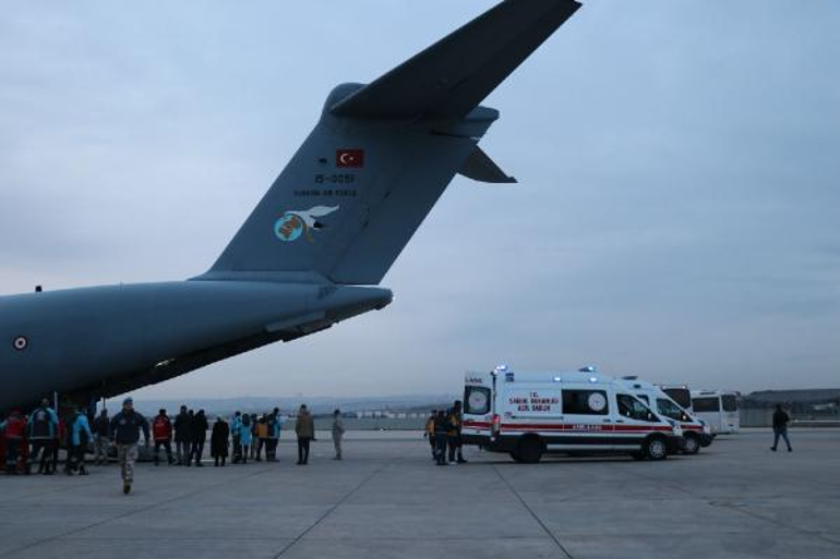 Gazzeye askeri uçakla 1,5 ton ilaç ve tıbbi malzeme götürüldü