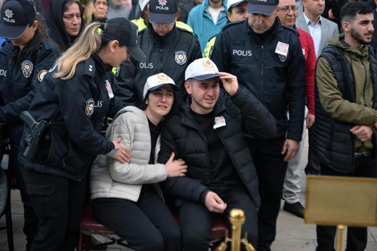 Hayatını kaybeden emniyet müdürü babalarını, polis selamıyla uğurladılar