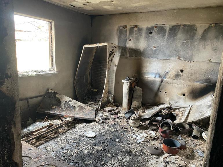 Sivasta muhtarın yazlık evi yandı; kundaklama iddiası