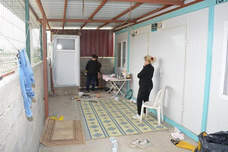 Deprem sonrası çocuklarıyla yerleştiği Antalyada, işsiz ve yuvasız kaldı