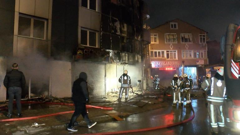 Ataşehirde 4 katlı iş merkezi alev alev yandı