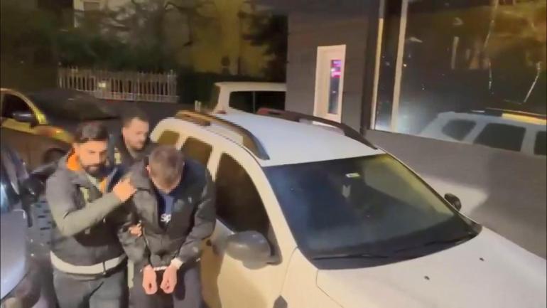 Maltepede taksi durağında tartıştığı şoförü silahla yaralayan şüpheli yakalandı