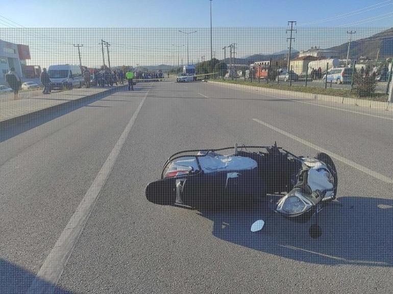 Fethiyede otomobille çarpışan motosikletteki 2 çocuk öldü, 1 yaralı