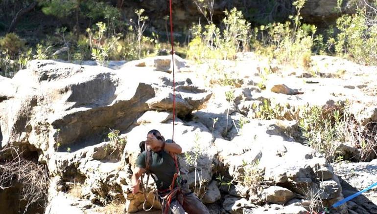 60 metrelik uçurumun ortasına kurduğu hamağın halatı kopunca ölümden döndü