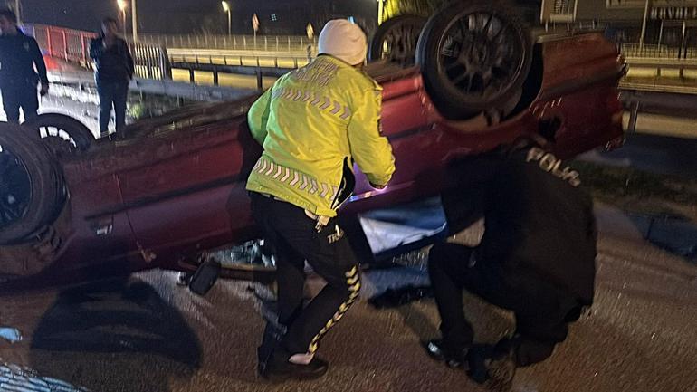 Takla atan otomobili bırakıp kaçtılar