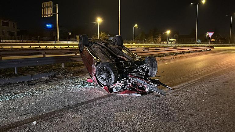 Takla atan otomobili bırakıp kaçtılar