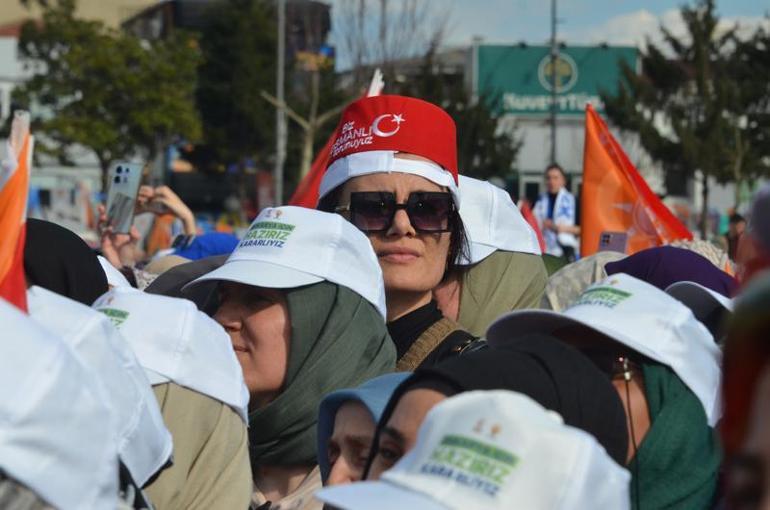 Cumhurbaşkanı Erdoğan: Türkiyenin ikinci büyük partisi saç saça baş başa kavga ediyor