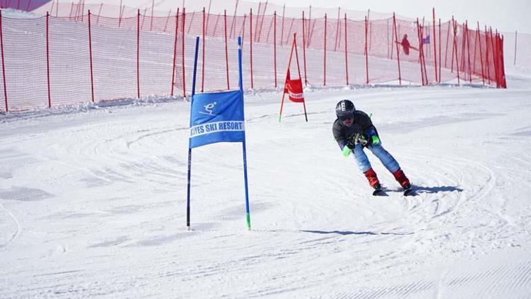 Erciyeste diplomatik kayak ve snowboard yarışı