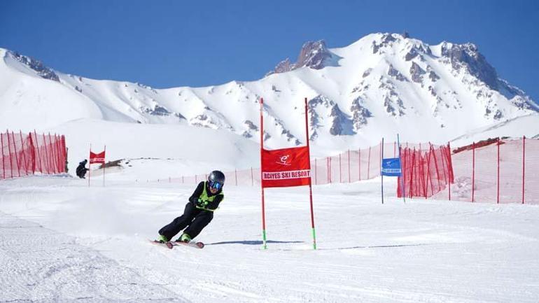 Erciyeste diplomatik kayak ve snowboard yarışı
