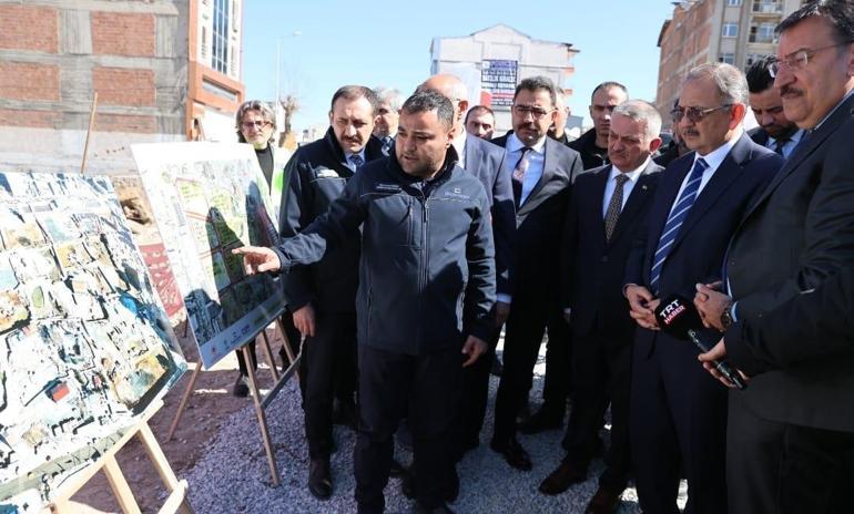 Bakan Özhaseki: Deprem bölgesi için müthiş mücadele veriyoruz