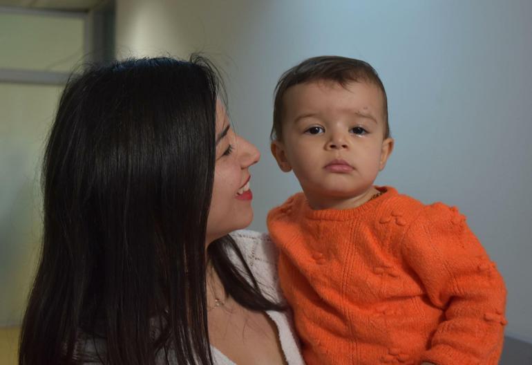 17 aylık Beste bebek, göz kapağı kaldırma ameliyatı ile sağlığına kavuştu