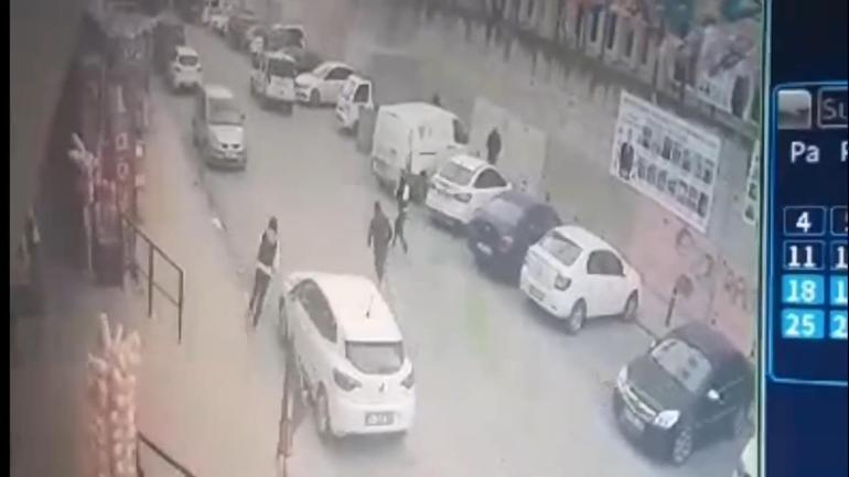 Arnavutköyde sokak ortasında uzun namlulu silahlarla saldırı