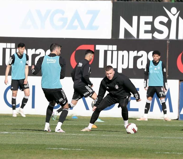 Beşiktaş, derbi hazırlıklarına ara vermeden başladı