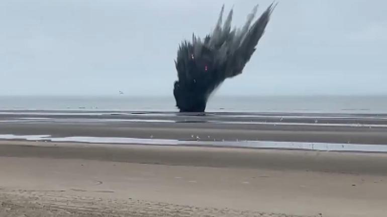 Belçika’da 2. Dünya Savaşı’ndan kalma bomba sahilde imha edildi