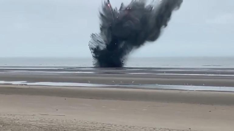 Belçika’da 2. Dünya Savaşı’ndan kalma bomba sahilde imha edildi