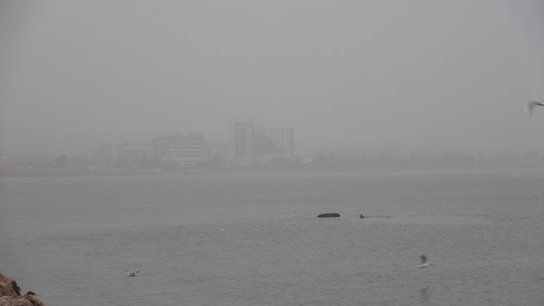 Çanakkale Boğazında sis etkili oluyor