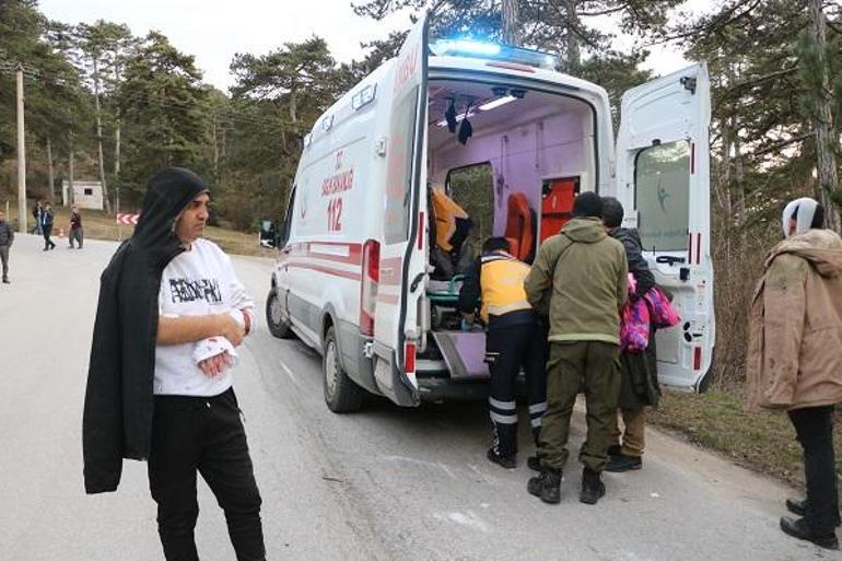 Boluda tatilcilerin taşındığı minibüs devrildi: 14 yaralı