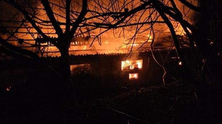 Zonguldakta tekstil deposundaki yangın, 14 saat sonra söndürüldü