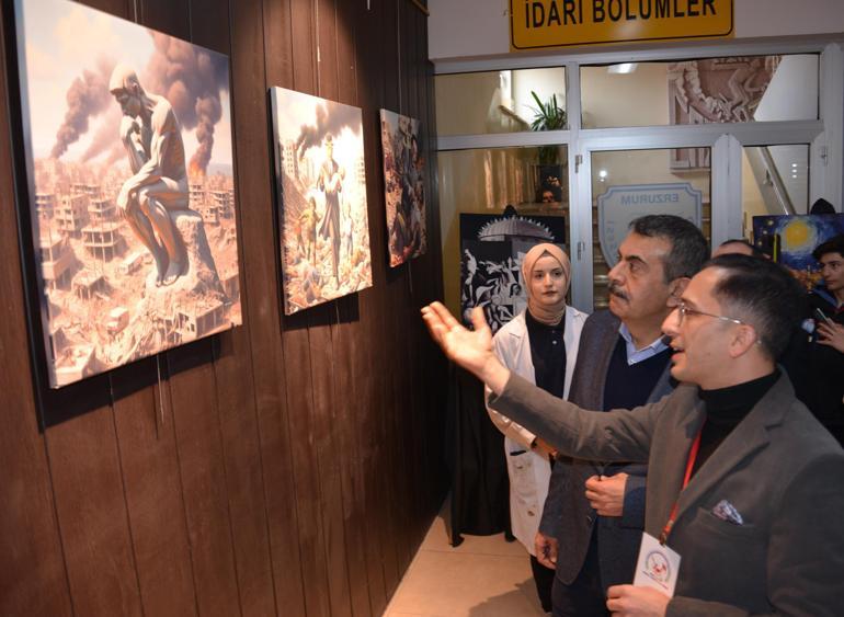 Bakan Tekin, Erzurumda Sanatın isyanı, Filistinde duyguların çığlığı sergisini gezdi