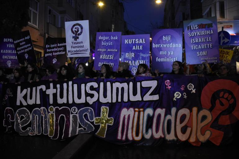 Beyoğlunda 22nci Feminist Gece Yürüyüşü