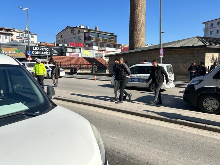 Bıçaklı ‘yan baktın’ kavgası: 1 yaralı