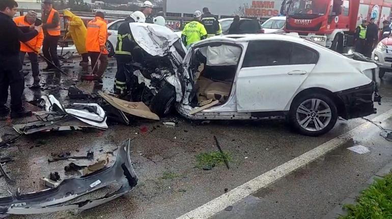 Tekirdağ'da iki otomobil kafa kafaya çarpıştı: 1 ölü, 2 yaralı
