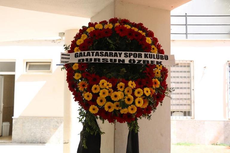 Tribünde rahatsızlanıp hayatını kaybeden Galatasaray taraftarı toprağa verildi