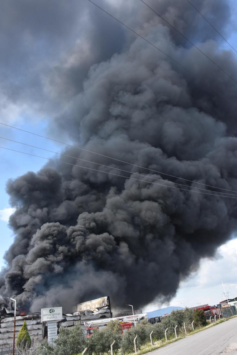 Kemalpaşada soğuk hava deposunda yangın