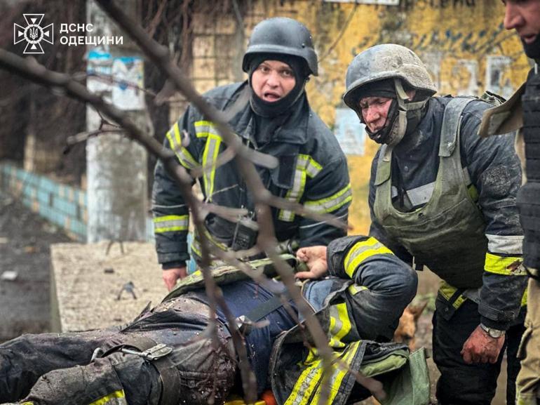 Odessa’ya arka arkaya yapılan füze saldırısında ölü sayısı 14’e yükseldi