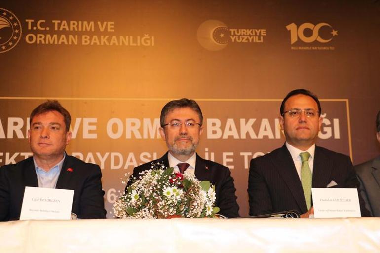 Bakan Yumaklı: Türkiyede süs bitkileri üretim alanı 3 kat artarak 59 bin dekara yükseldi