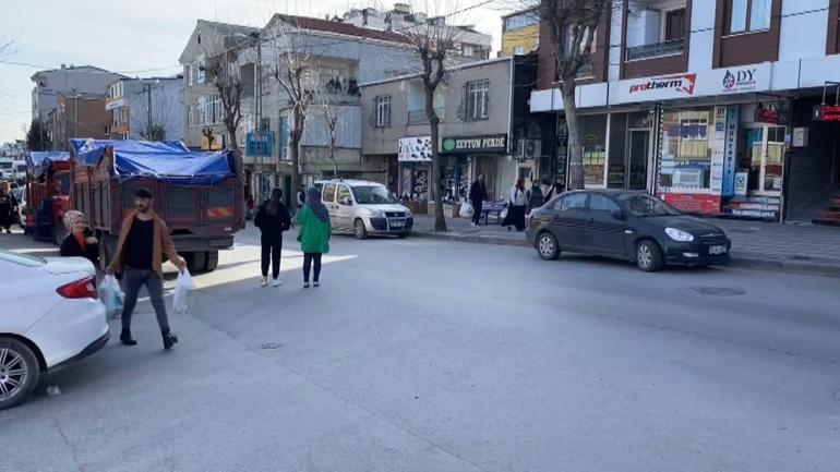 Başakşehirde tek teker giden motosikletliye hafif ticari araç çarptı; o anlar kamerada