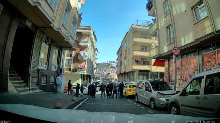 Gaziosmanpaşa’da yol verme tartışmasında taksinin camına yumruk atarak kırdı