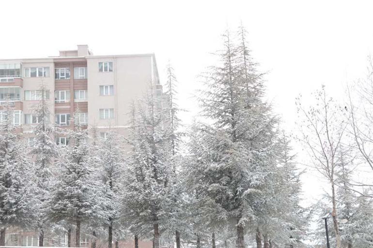 Ankarada kar yağışı etkili oldu