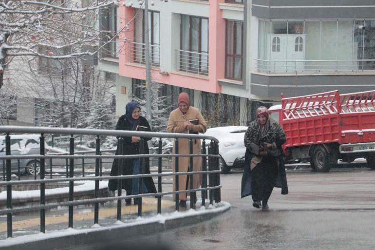 Ankarada kar yağışı etkili oldu