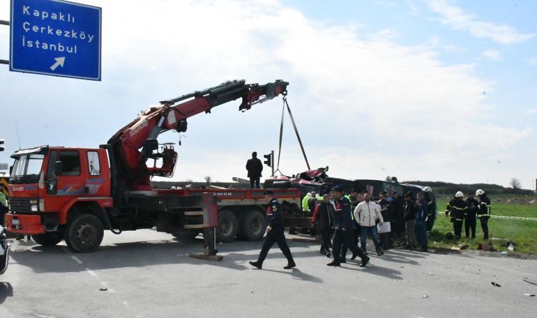 Tekirdağ’da TIR ile yolcu minibüsü çarpıştı: 5 ölü, 10 yaralı