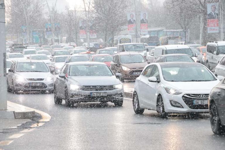Ankarada kar etkili oldu