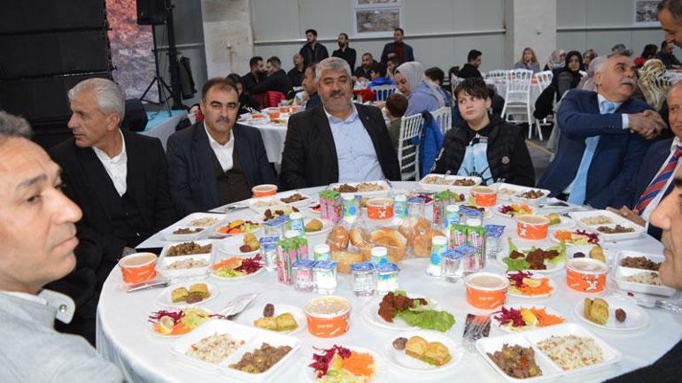 Mardinde farklı dinlerin temsilcileri iftar sofrasında buluştu