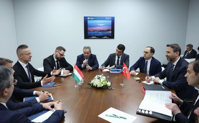 Bakan Bayraktar, Macaristan Dışişleri Bakanı Szijjarto ile görüştü
