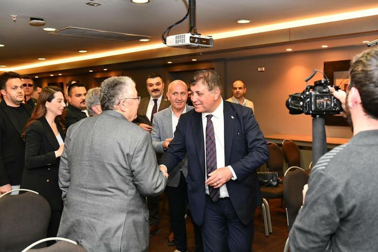 CHPnin İzmir Büyükşehir Belediye Başkan Adayı Cemil Tugay iş insanlarıyla buluştu