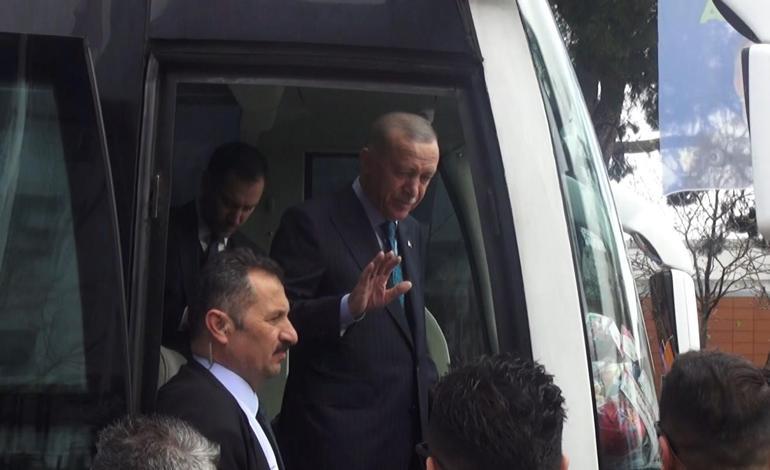 Cumhurbaşkanı Erdoğan, Bursa’da; çocuklara oyuncak Togg dağıttı