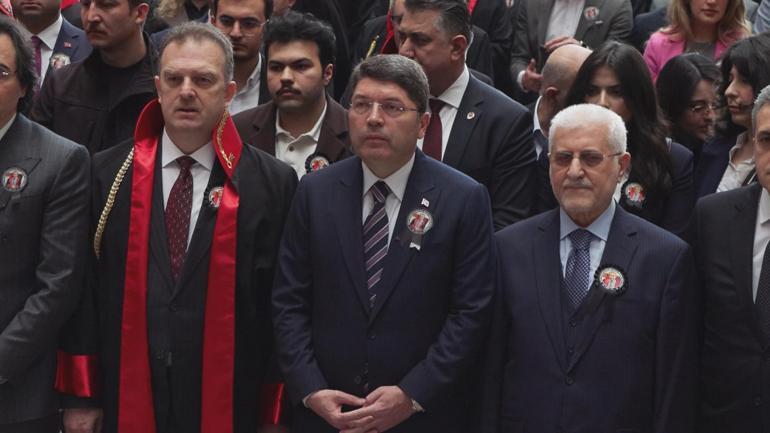 Şehit Cumhuriyet Savcısı Mehmet Selim Kiraz adliyede düzenlenen törenle anıldı