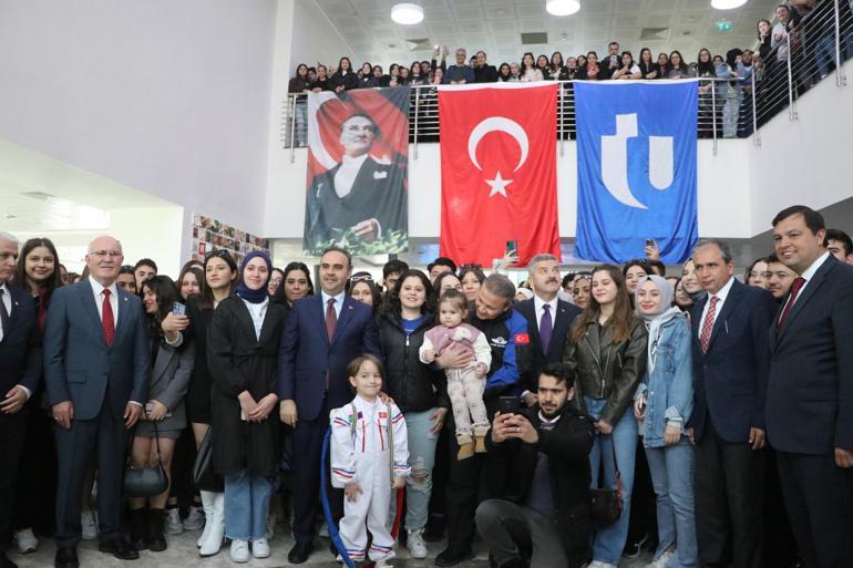 Bakan Kacır: Türkiye, son 20 yılda dünyaya parmak ısırtan başarı hikayesi ortaya çıkardı