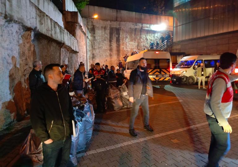 İstanbulda oy pusulaları güvenlik önlemleri altında okullara getirildi