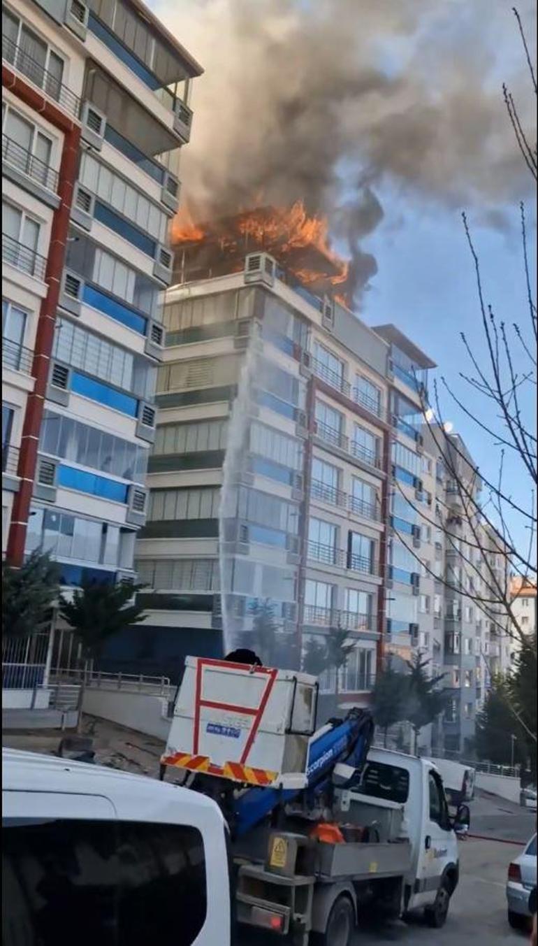 Ankarada 7 katlı binanın teras katında yangın