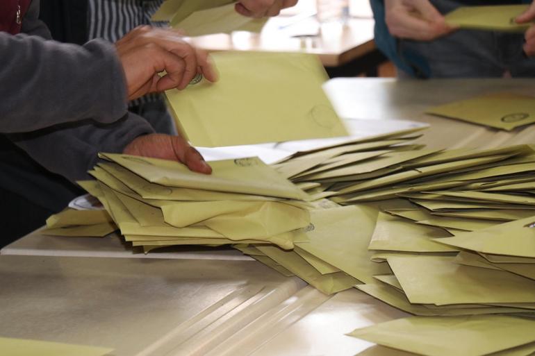 Edirnede sayılmayan oyların çöpe atıldığı iddiasıyla soruşturma başlatıldı; muhtar seçilemedi