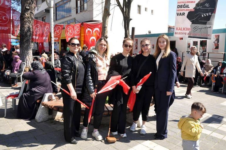 22 yaşındaki Zeynep, Türkiyenin en genç bağımsız belediye başkanı oldu