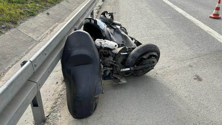 Eyüpsultanda motosiklet otomobile çarptı: 1 ölü
