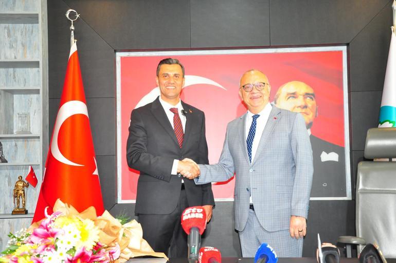 Manisa Büyükşehir Belediye Başkanı CHPli Zeyrek, mazbatasını aldı