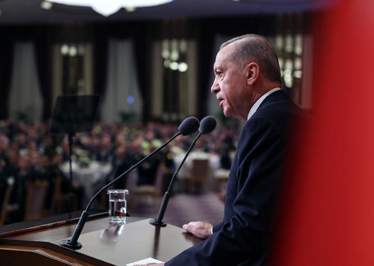 Erdoğan: Millet olarak Türk demokrasinin olgunluğunu bir kez daha tüm dünyaya gösterme fırsatı bulduk